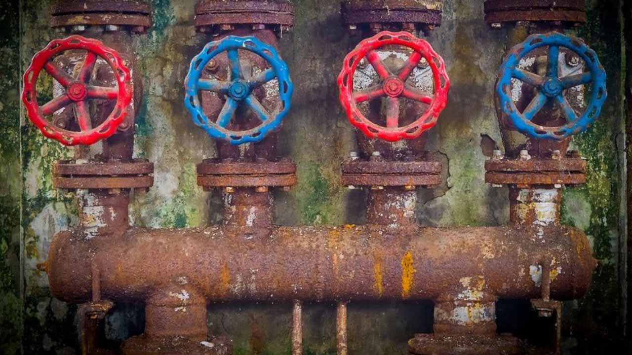 burst and rust pipe