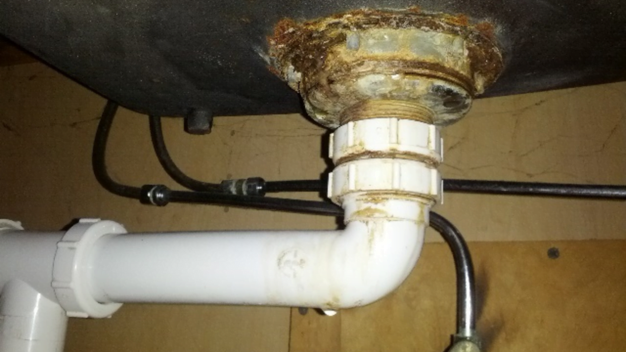 fix kitchen pipe