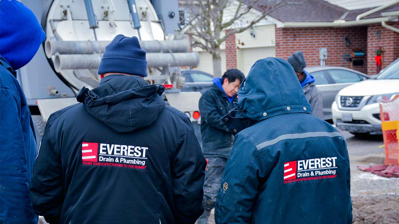 licensed plumber working in ajax