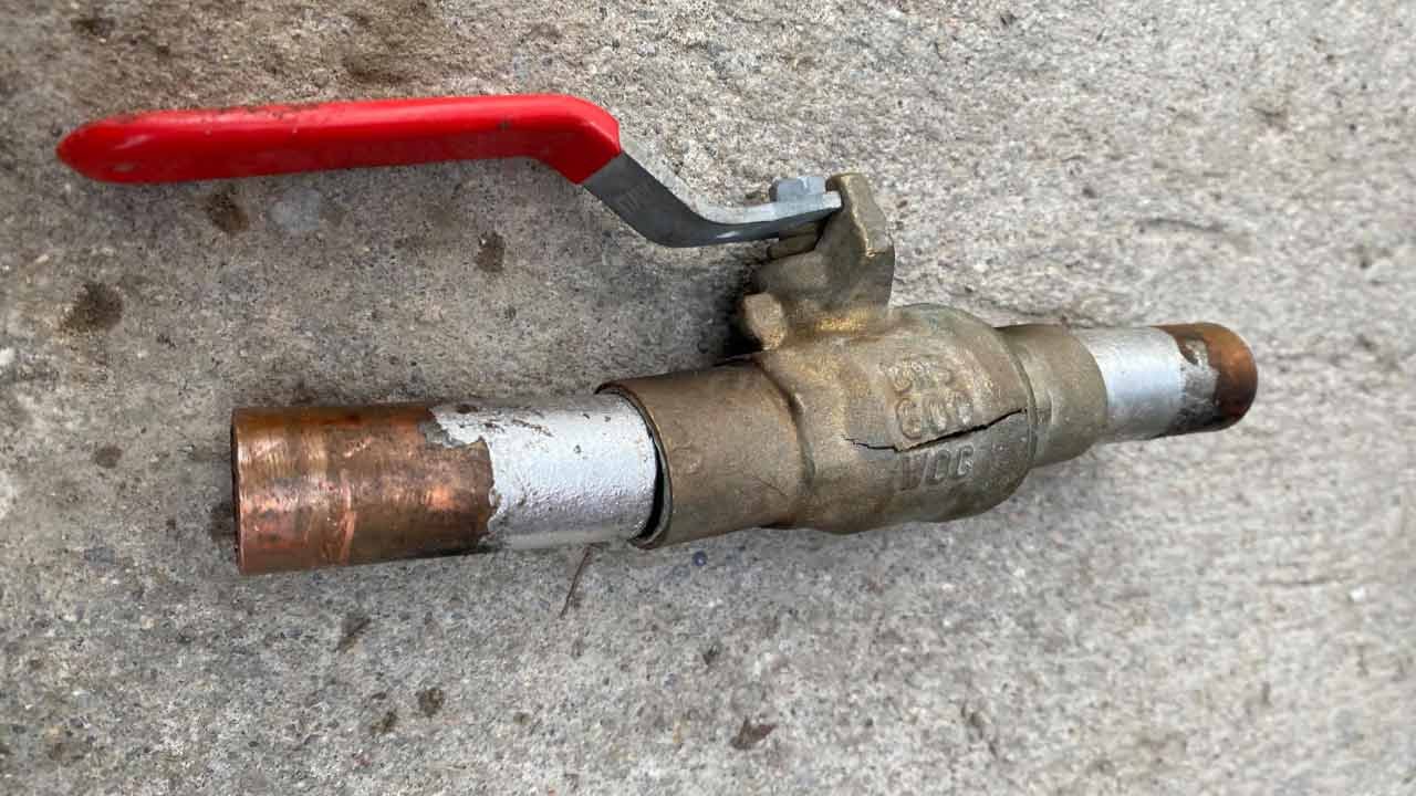 pipe-valve-brust