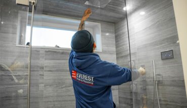 Frozen and burst water pipe emergency repair services in Toronto by Everest Plumbing.