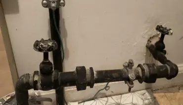Threaded Gate valve main shut off valve in basement