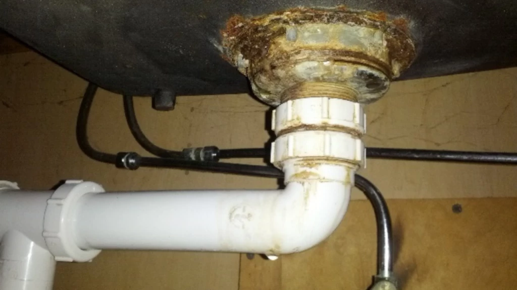 fix kitchen pipe