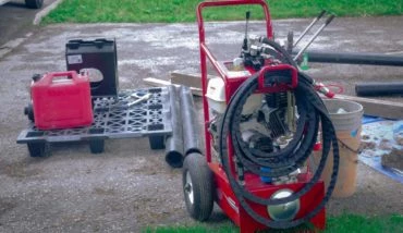 trenchless pipe restoration device